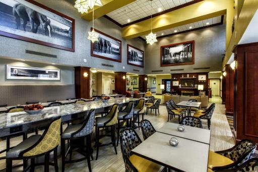 Hampton Inn & Suites Staten Island - Housity