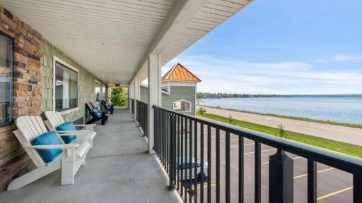Kasa Gold Coast Inn Traverse City - Housity