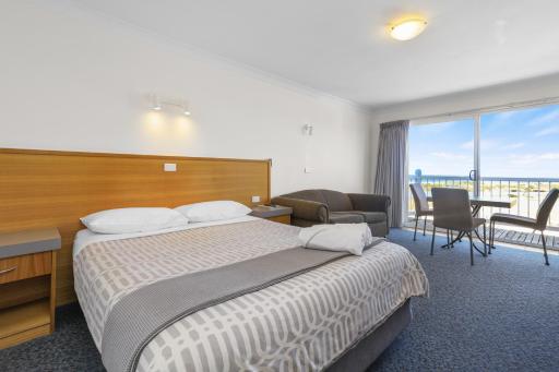 Beachfront A Great Ocean View Motel - Housity