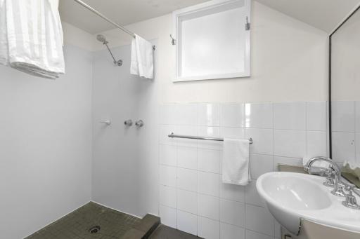 Beachfront A Great Ocean View Motel - Housity