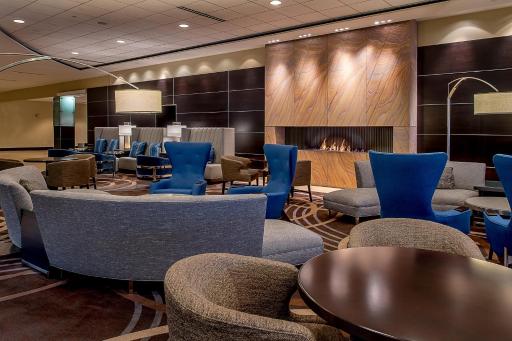 Hilton St. Louis at the Ballpark - Housity