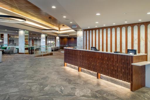 Hilton St. Louis Airport - Housity