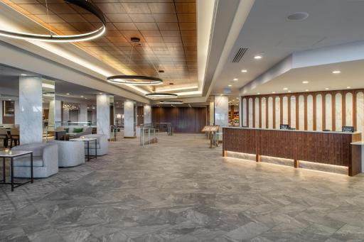 Hilton St. Louis Airport - Housity