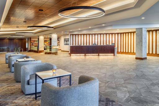 Hilton St. Louis Airport - Housity