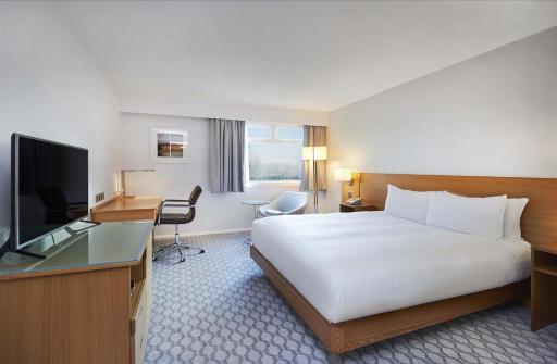 Hilton London Watford - Housity