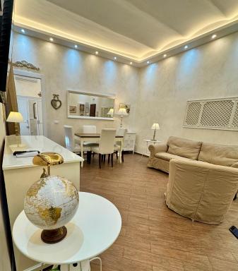 Apartment very close to S Peter square, few minutes walk to metro A - Housity