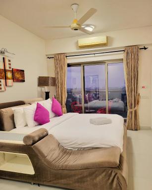 Atrium - ICONIC APARTMENT - Housity