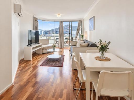 Dana-Central City Apartment with Free Parking! 6 - Housity
