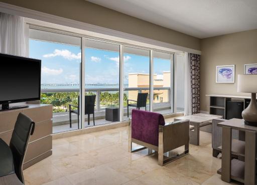 DoubleTree by Hilton Grand Hotel Biscayne Bay - Housity