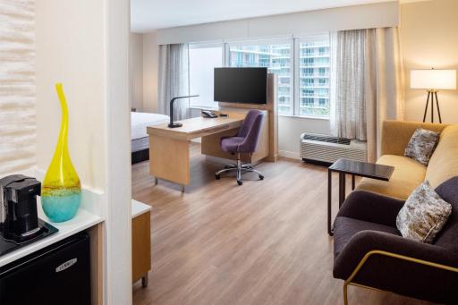 Hampton Inn & Suites by Hilton Miami Downtown/Brickell - Housity