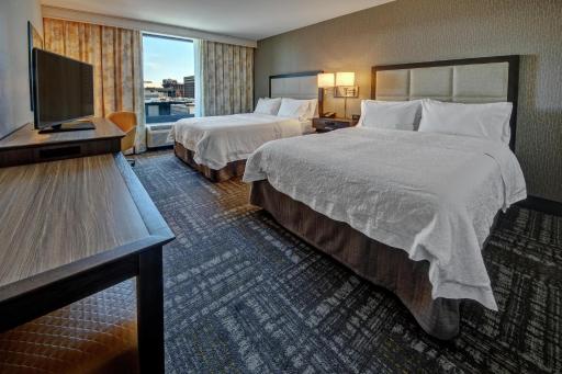 Hampton Inn & Suites - Minneapolis/Downtown - Housity