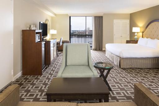 DoubleTree by Hilton Jacksonville Riverfront, FL - Housity