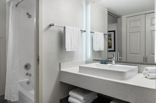 DoubleTree by Hilton Austin Northwest - Arboretum - Housity