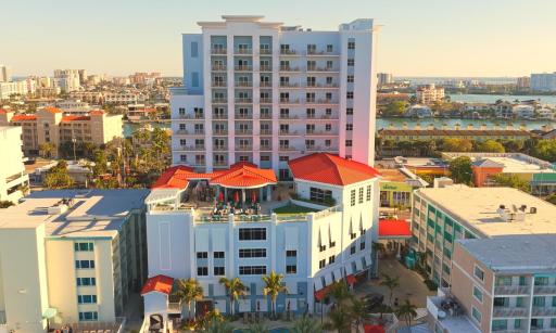 Hampton Inn and Suites Clearwater Beach - Housity