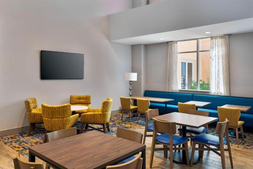 Hampton Inn and Suites Clearwater Beach - Housity