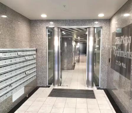 Dana-Spacious Private Room in Shared 2-Bedroom Apartment-1 - Housity