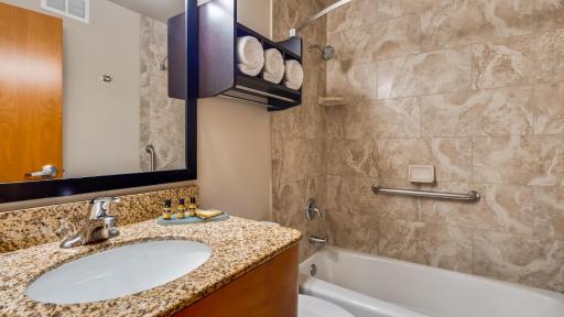 Chicago Lakeshore Hotel - Housity