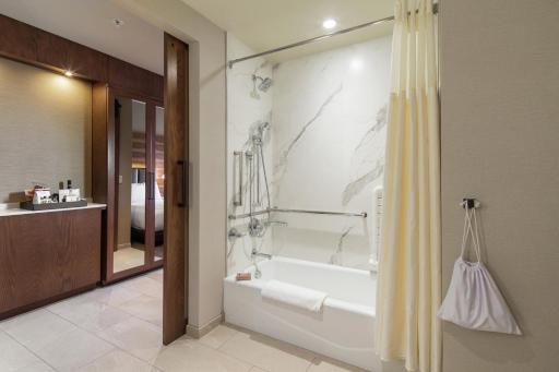 The Porter Portland, Curio Collection By Hilton - Housity
