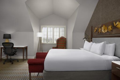 Virginia Crossings Hotel, Tapestry Collection by Hilton - Housity