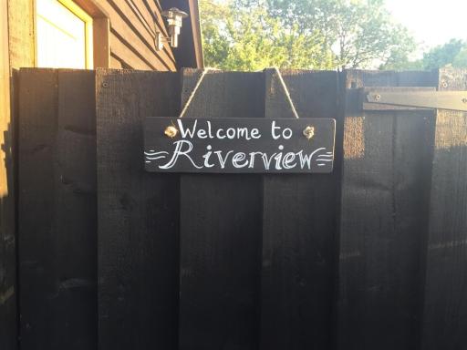 Riverside House - Housity