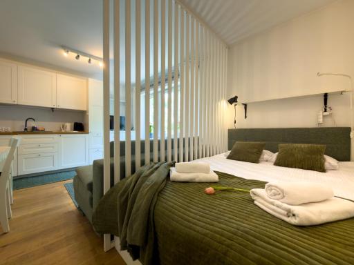 URBAN APARTMENTS Studio No 4A, FREE PRIVATE PARKING, Self CHECK-IN - Housity