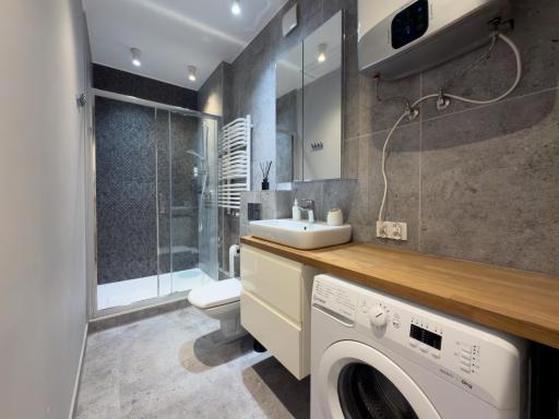 URBAN APARTMENTS STUDIO No 3A, FREE PRIVATE PARKING, Self CHECK-IN - Housity