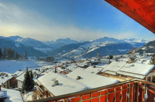 Casa Ansiel - 2.5 Zimmer Ferienwohnung am Sonnenhang von Falera - Housity