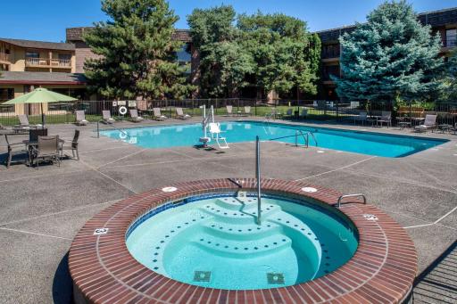 Red Lion Hotel Pasco Airport & Conference Center - Housity
