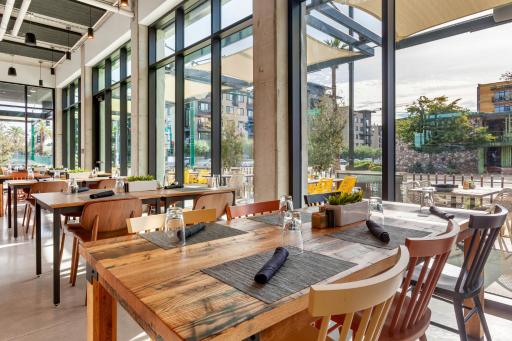 Cambria Hotel Downtown Phoenix Convention Center - Housity