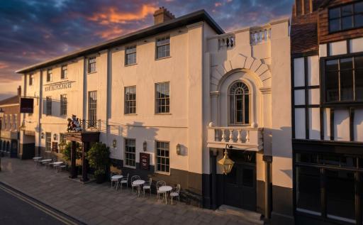 Kings Arms Hotel by Greene King Inns - Housity