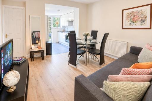 1Bedroom flat with small garden in Finsbury Park, Highbury - Housity