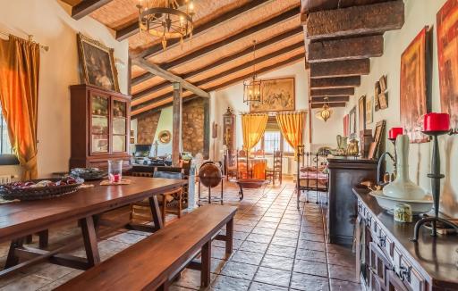 Comfortable villa with mountain views Valverde de Leganes - Housity
