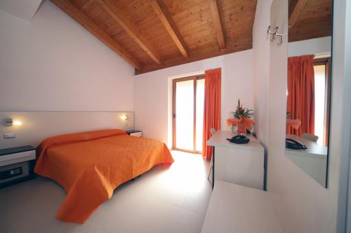 Hotel Incontro - Housity