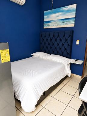 Habitacion 11 independiente con mucha privacidad ,cerca del consulado , CAS , a 200 mts del vado del rio - Housity