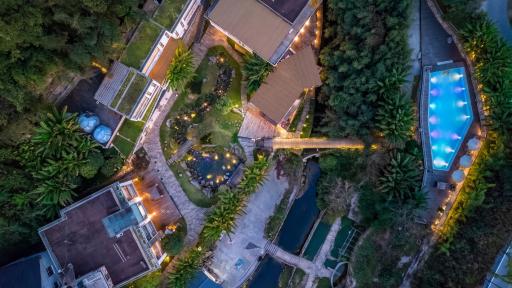Zhangjiajie Speak to Stone Art Holiday Hotel - Housity