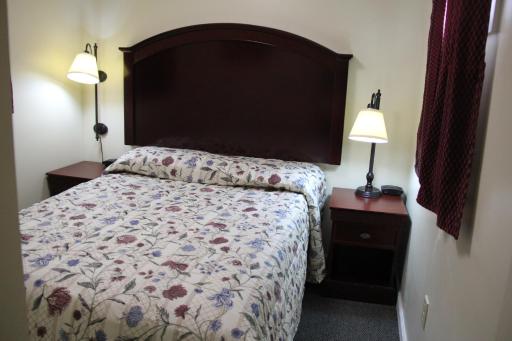 Pleasant Hill Motel - Housity