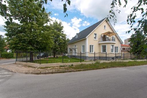 Green Hill Guest House - Housity