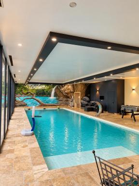 Logement 4 personnes avec piscine intérieure 31 degrés zoo de la FLECHE 24 h du Mans - Housity