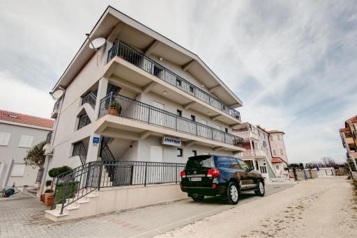 Zaton Apartmani M. Ilesh - Housity