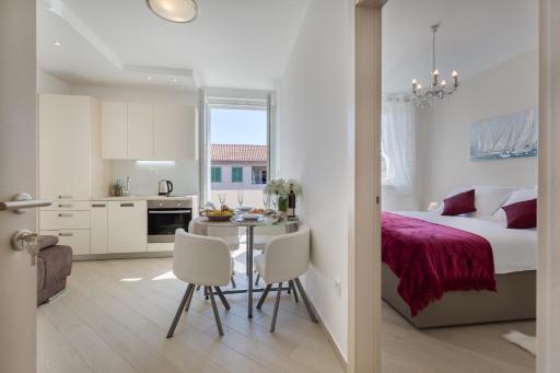 Central Boutique Apartments with balconies, in walking distance to the sea - Housity
