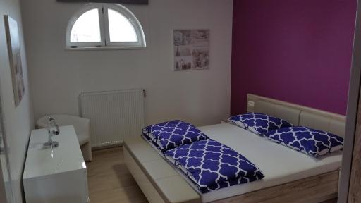 Greg's Great Location Apartment - Housity
