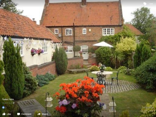 Tudor Farm B&B - Housity