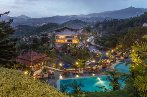 Kandy The Tourmaline - Hizvo