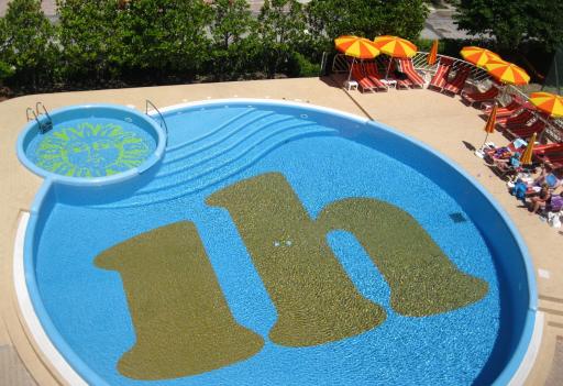 International Hotel - Housity
