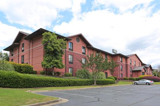 Suburban Studios Macon North - Housity