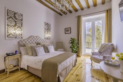 Oriente Palace Apartments - Housity