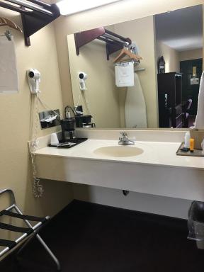 Americas Best Value Inn & Suites - Little Rock - Maumelle - Housity
