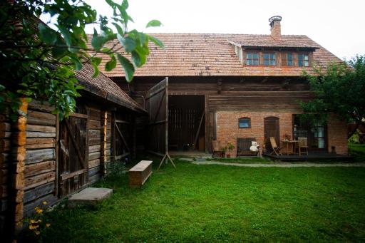 Barn guesthouse / Csűr vendégház - Housity