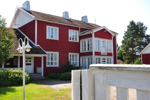 Opintola Bed & Breakfast - Housity