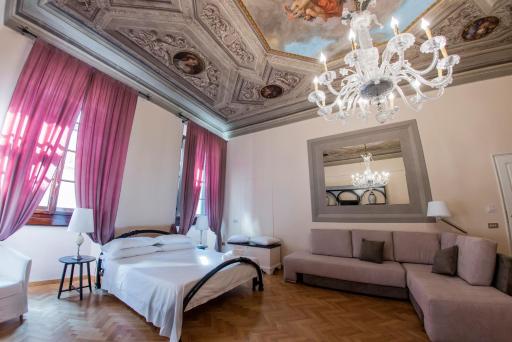 N4U Guest House Florence - Housity